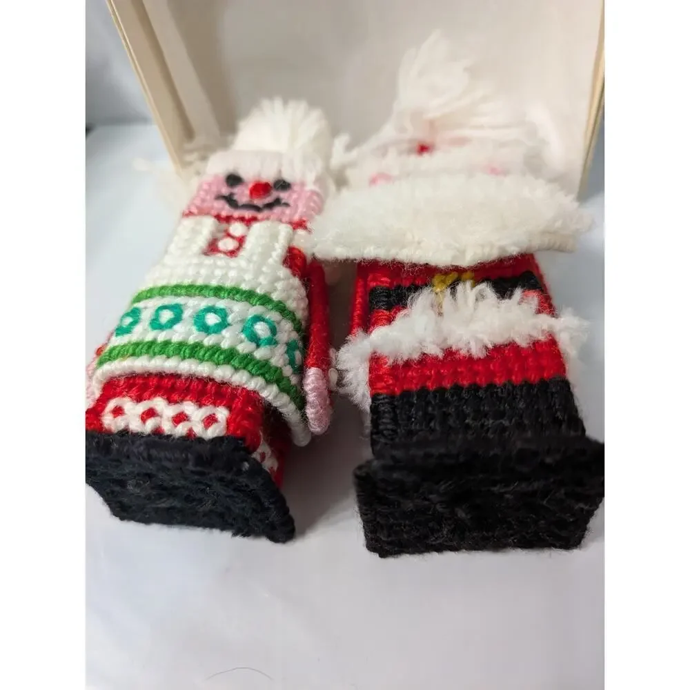 Vintage Handmade Santa And Mrs Claus Plastic Canvas Yarn Figures 3D Newstalgia